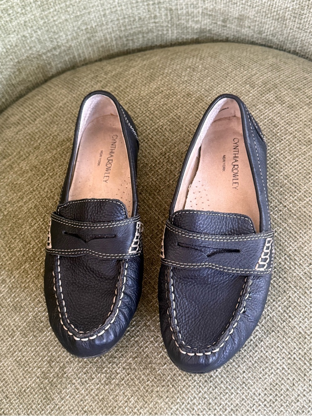 Cynthia Rowley Women’s Black Leather Slip-On Loafers Size 6